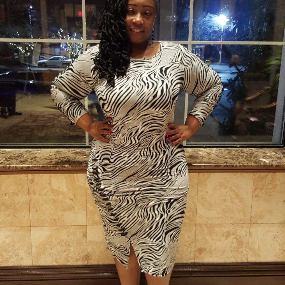 Dress - Picture 4 of 4